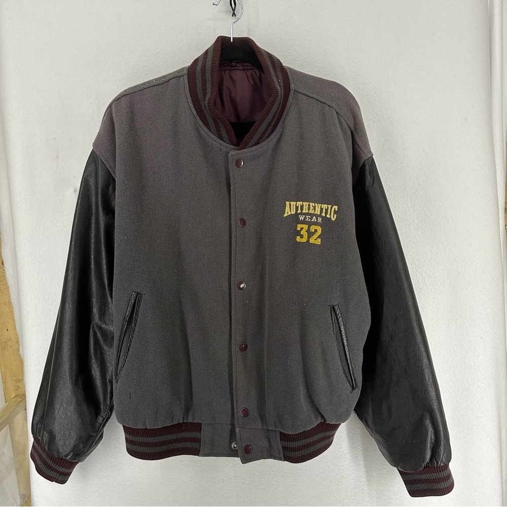 Athletic Wear 32 Leather Sleeve Button Varsity‎ Jacket Men’s Large Gray